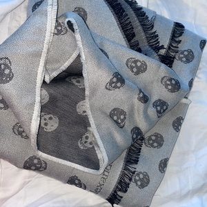 Skull Scarf Alexander McQueen Grey Wool & Silk all over Skull Scarf